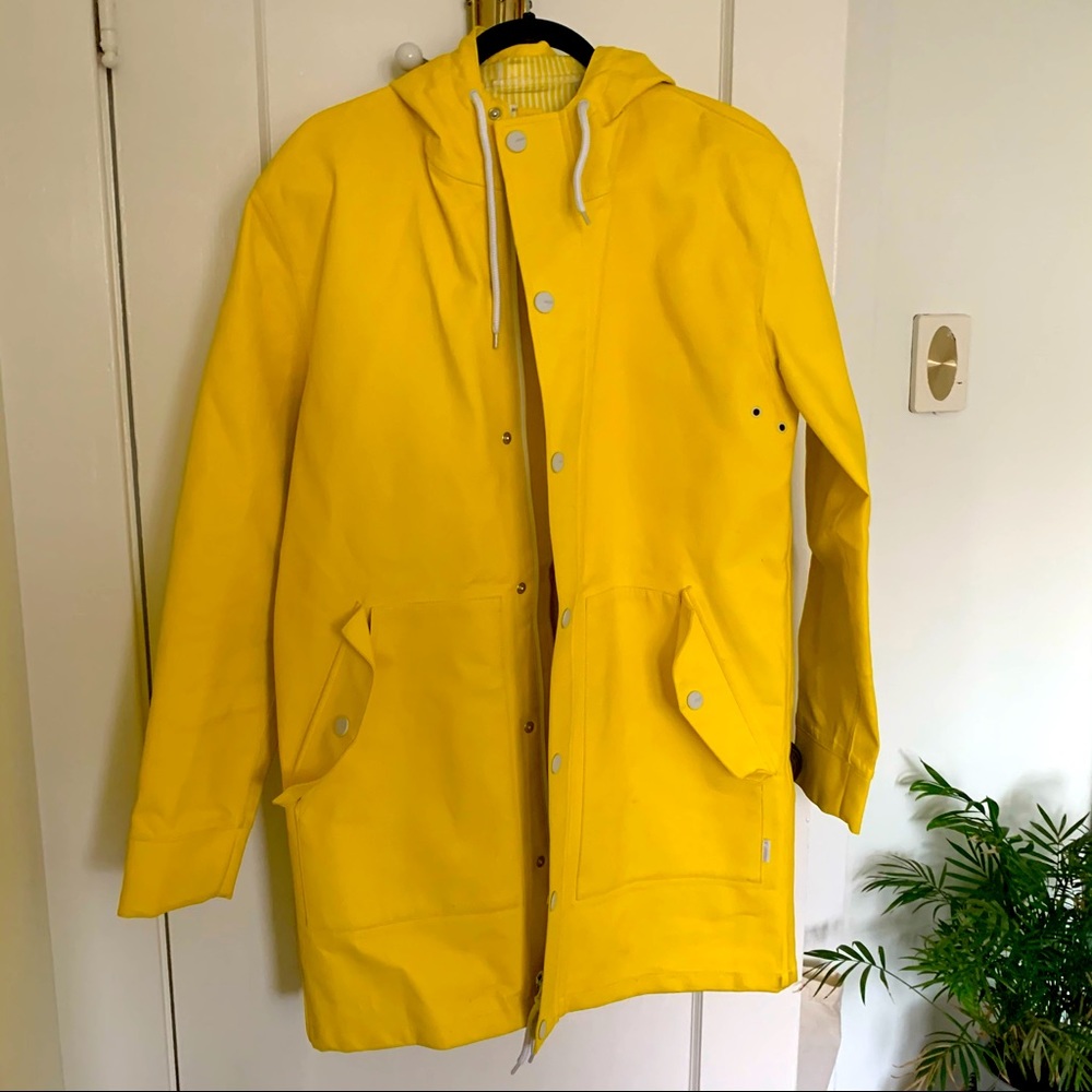 MINIMUM rain coat
